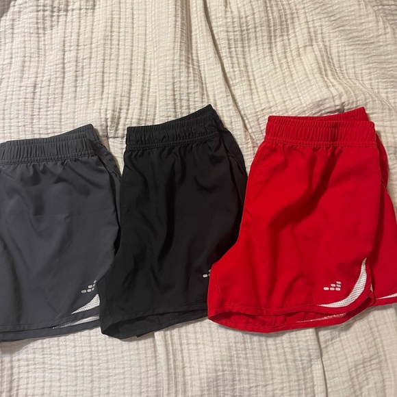 All size xlarge in youth size 16 - Picture 1 of 1